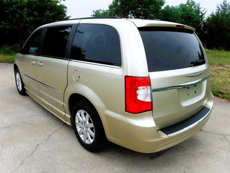 Chrysler Town & Country Touring-L 2011