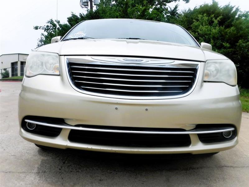 Chrysler Town & Country Touring-L 2011