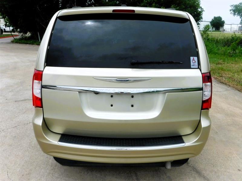 Chrysler Town & Country Touring-L 2011