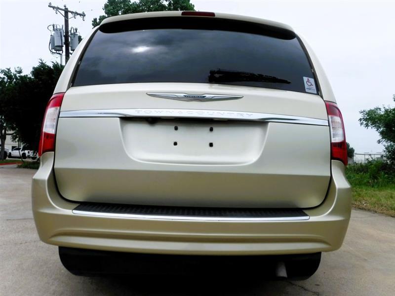 Chrysler Town & Country Touring-L 2011