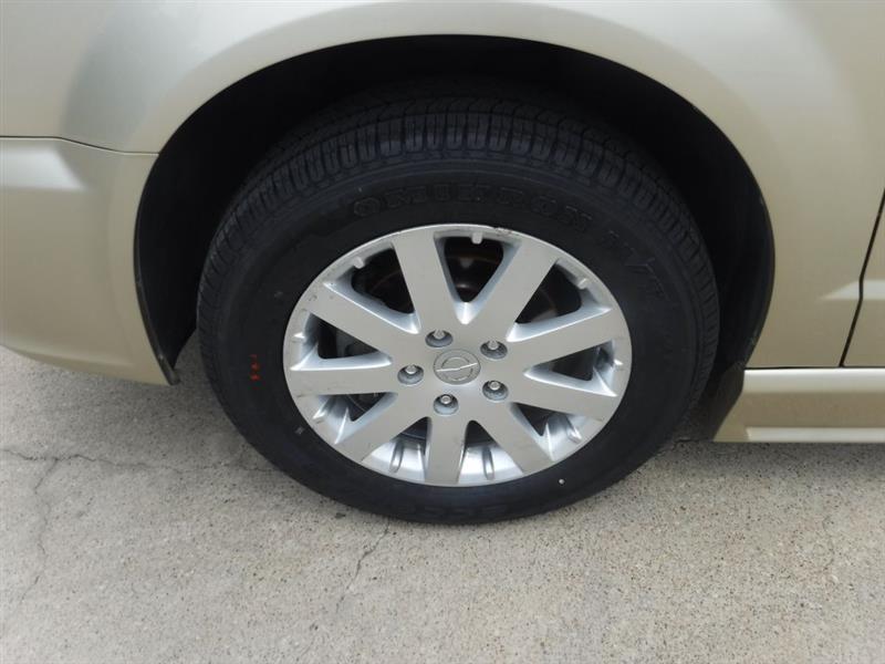 Chrysler Town & Country Touring-L 2011