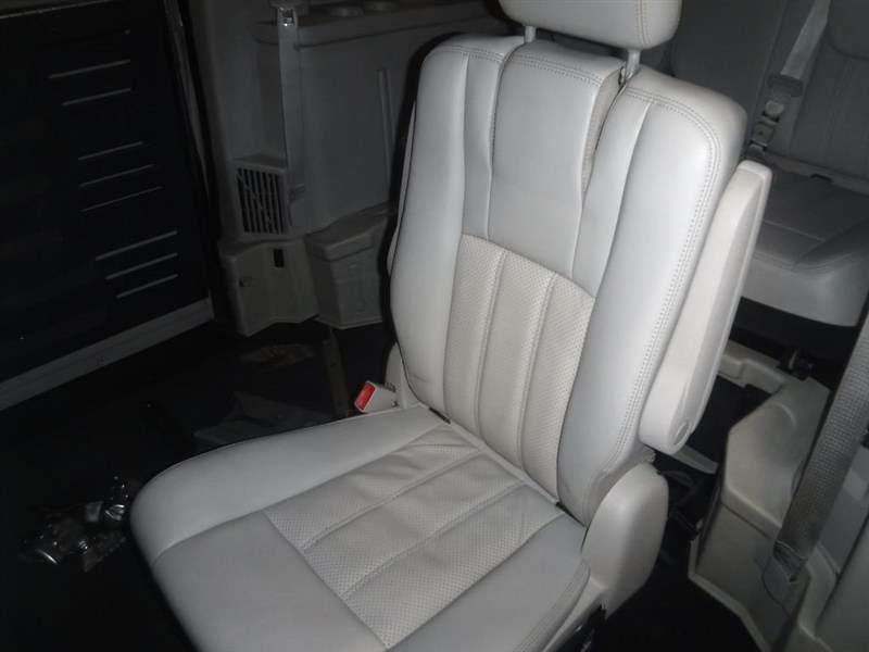 Chrysler Town & Country Touring-L 2011