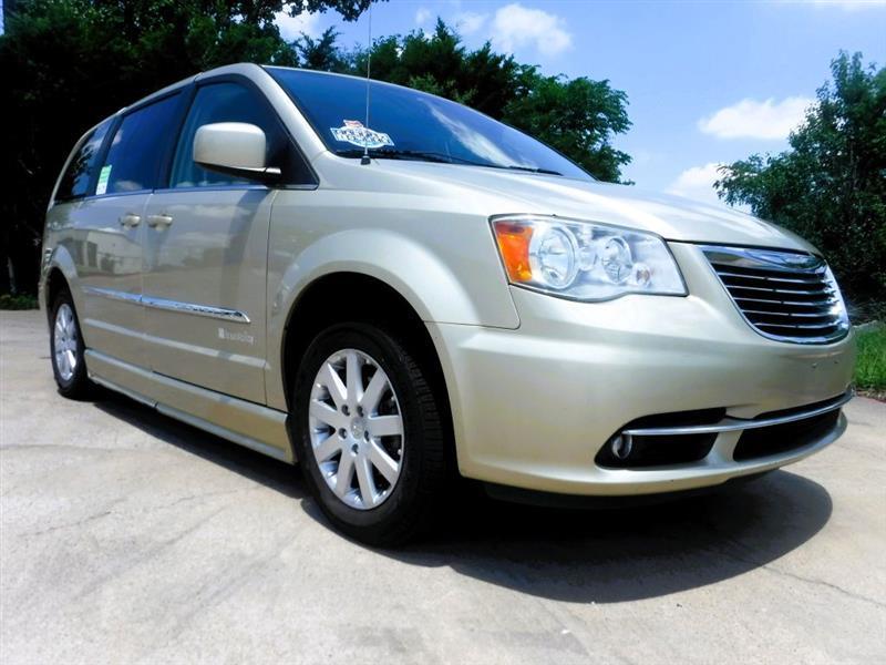 Chrysler Town & Country Touring-L 2011