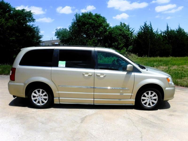 Chrysler Town & Country Touring-L 2011