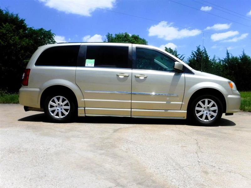 Chrysler Town & Country Touring-L 2011