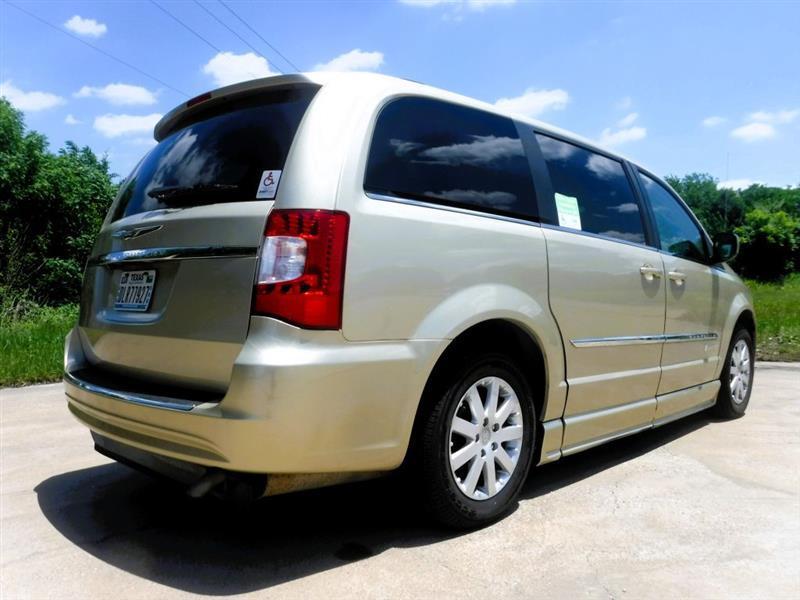 Chrysler Town & Country Touring-L 2011
