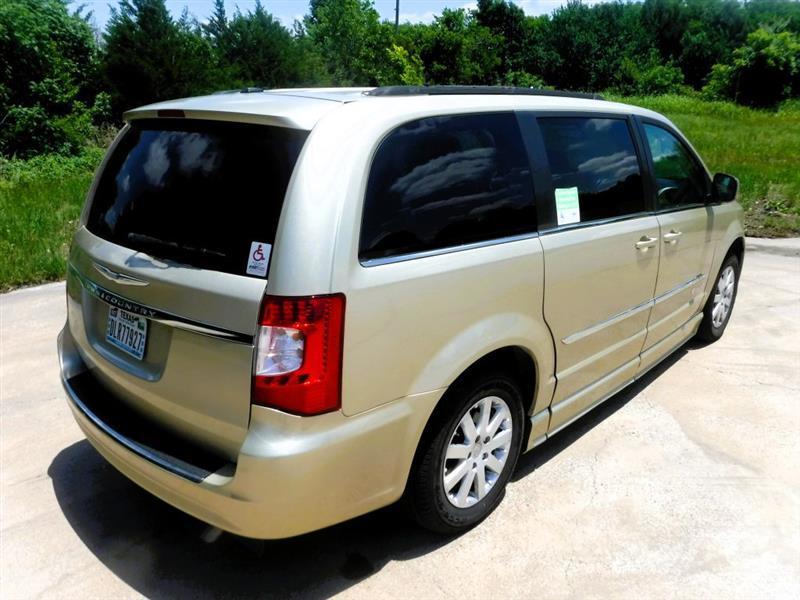 Chrysler Town & Country Touring-L 2011
