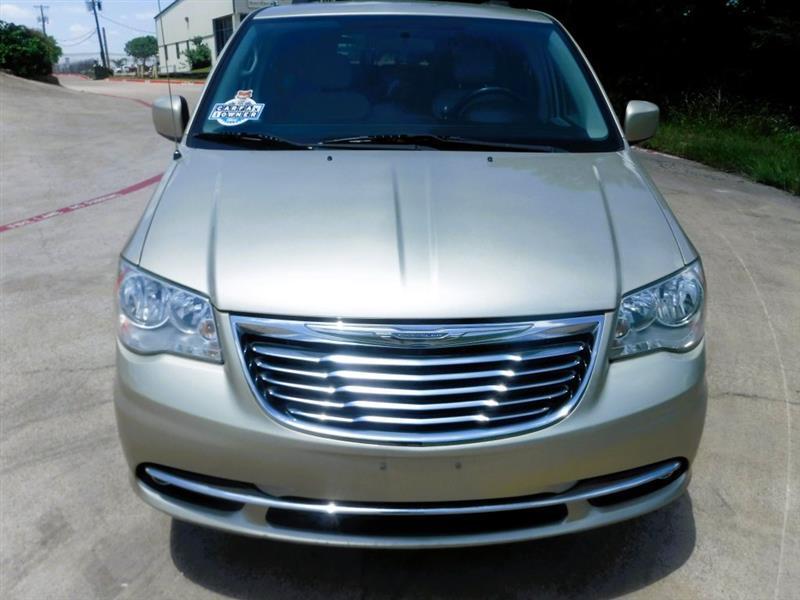 Chrysler Town & Country Touring-L 2011