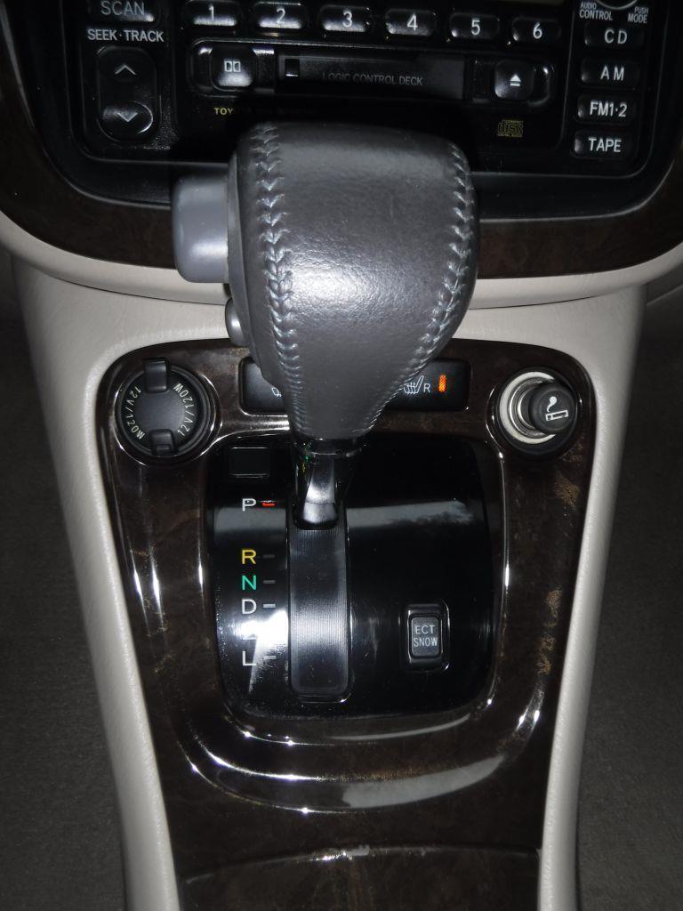 Toyota Highlander Limited V6 4WD 2002