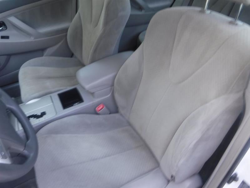 2008 Toyota Camry LE - Photo 25