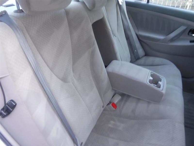 2008 Toyota Camry LE - Photo 32