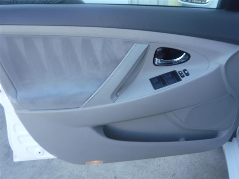 2008 Toyota Camry LE - Photo 37