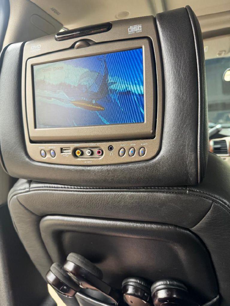 Cadillac Escalade ESV AWD Platinum 2012