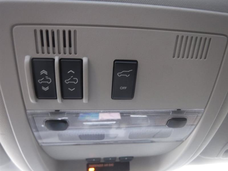 Cadillac Escalade ESV AWD Platinum 2012