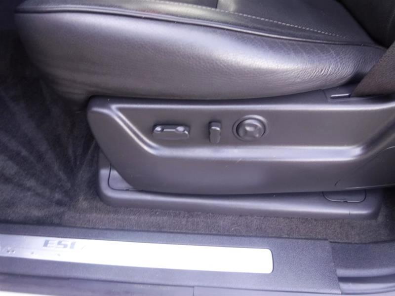 Cadillac Escalade ESV AWD Platinum 2012