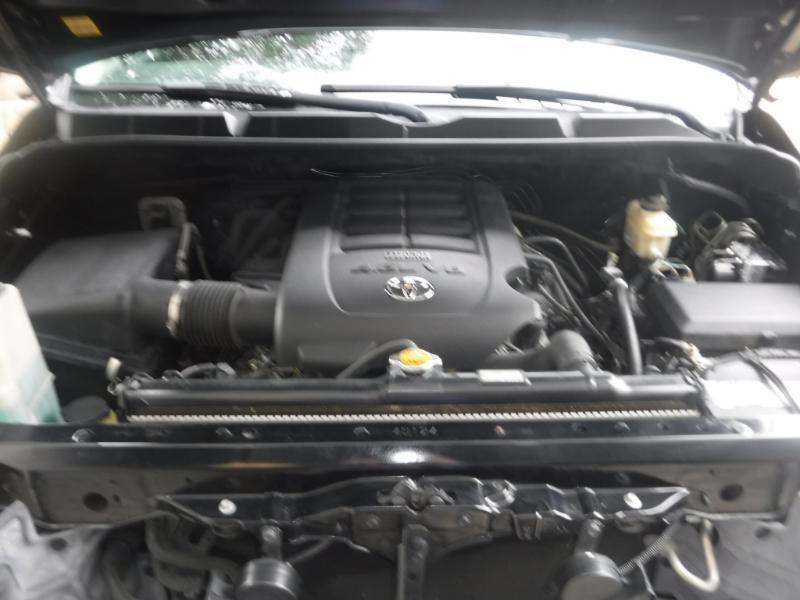 Toyota Tundra SR5 CrewMax 4.6L 2WD 2011