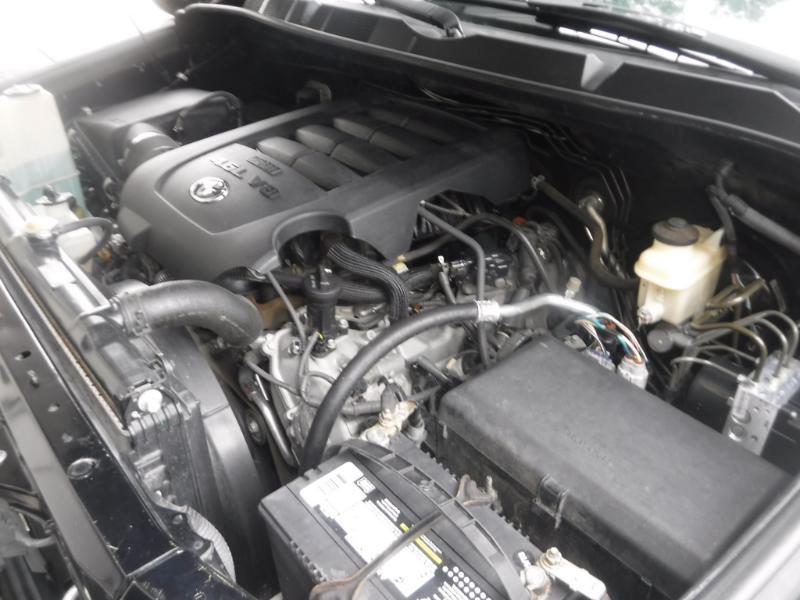 Toyota Tundra SR5 CrewMax 4.6L 2WD 2011