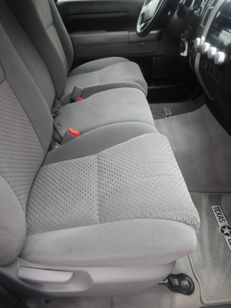 Toyota Tundra SR5 CrewMax 4.6L 2WD 2011