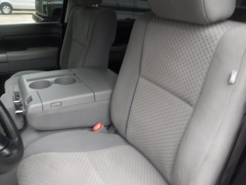 Toyota Tundra SR5 CrewMax 4.6L 2WD 2011