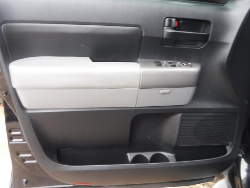 Toyota Tundra SR5 CrewMax 4.6L 2WD 2011