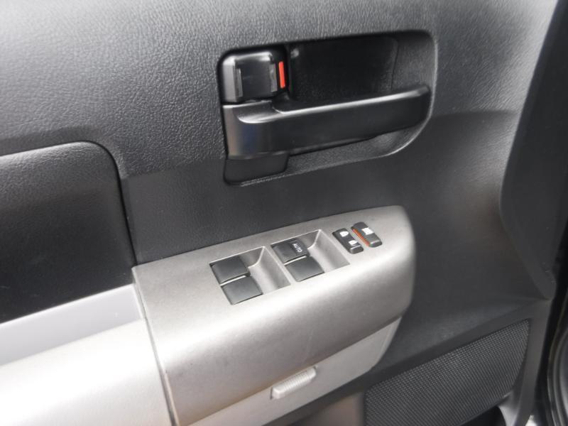 Toyota Tundra SR5 CrewMax 4.6L 2WD 2011