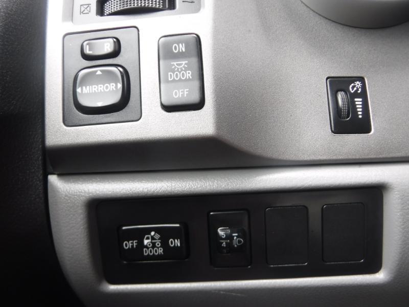 Toyota Tundra SR5 CrewMax 4.6L 2WD 2011