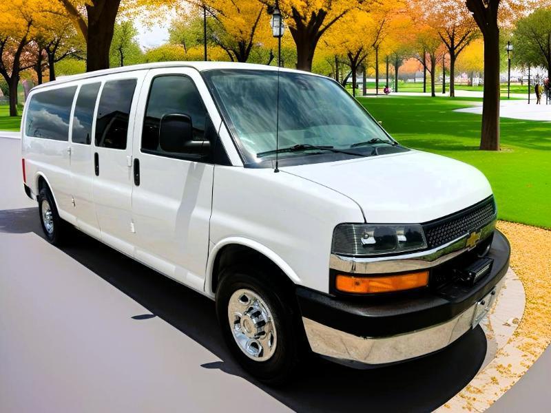 2020 Chevrolet Express 3500 LT Extended's photo