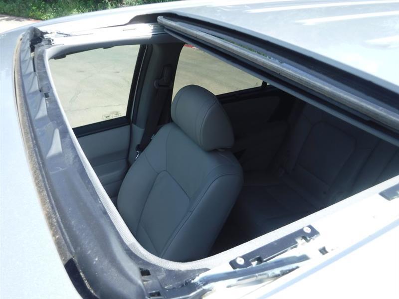 Honda Pilot Touring 2WD 5-Spd AT with DVD 2012