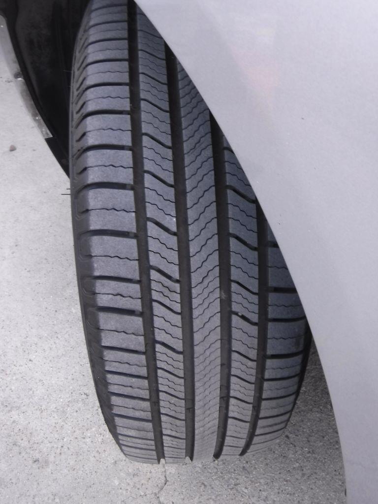 Honda Pilot Touring 2WD 5-Spd AT with DVD 2012