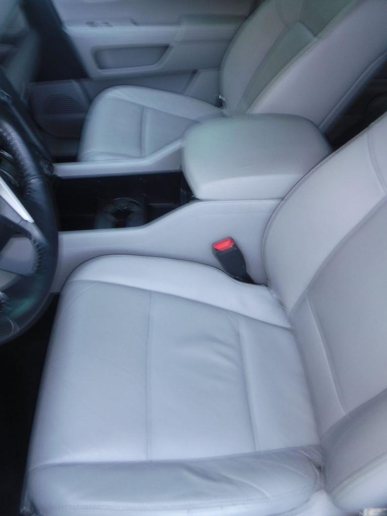 Honda Pilot Touring 2WD 5-Spd AT with DVD 2012