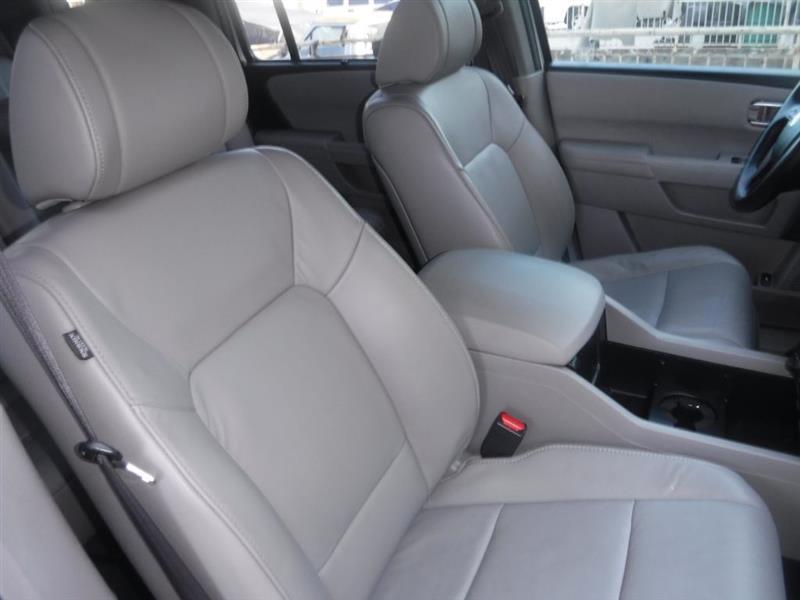 Honda Pilot Touring 2WD 5-Spd AT with DVD 2012