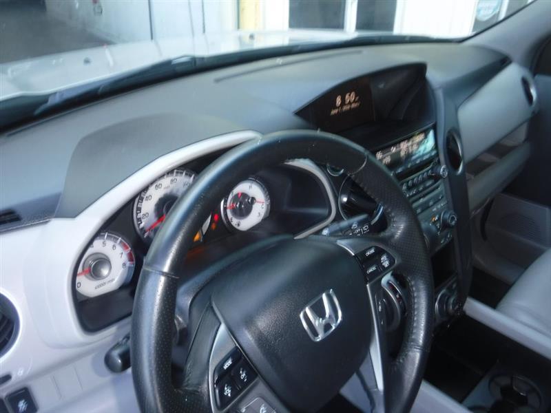 Honda Pilot Touring 2WD 5-Spd AT with DVD 2012
