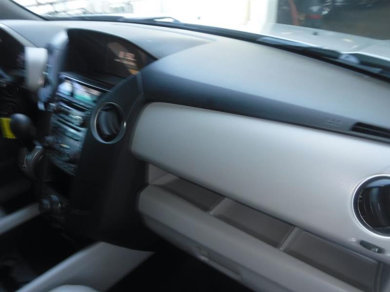 Honda Pilot Touring 2WD 5-Spd AT with DVD 2012