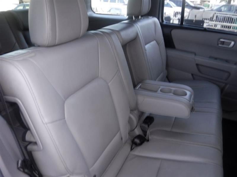 Honda Pilot Touring 2WD 5-Spd AT with DVD 2012