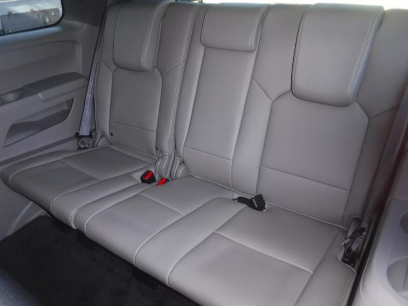 Honda Pilot Touring 2WD 5-Spd AT with DVD 2012