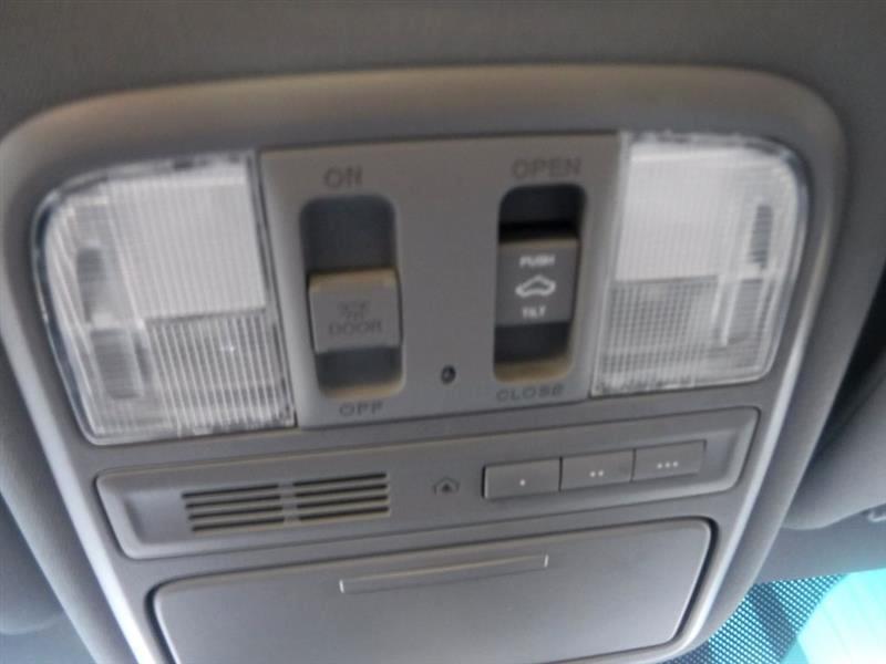 Honda Pilot Touring 2WD 5-Spd AT with DVD 2012