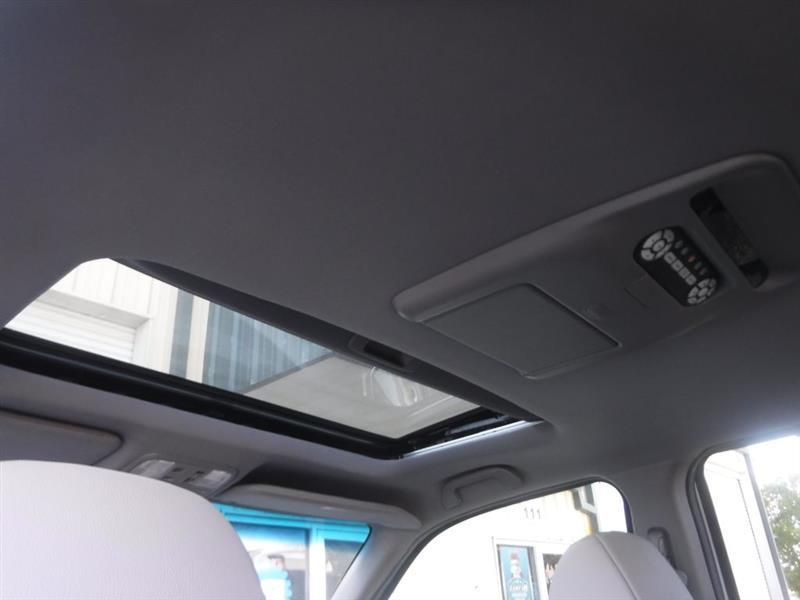 Honda Pilot Touring 2WD 5-Spd AT with DVD 2012