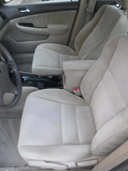 Honda Accord LX sedan AT 2003