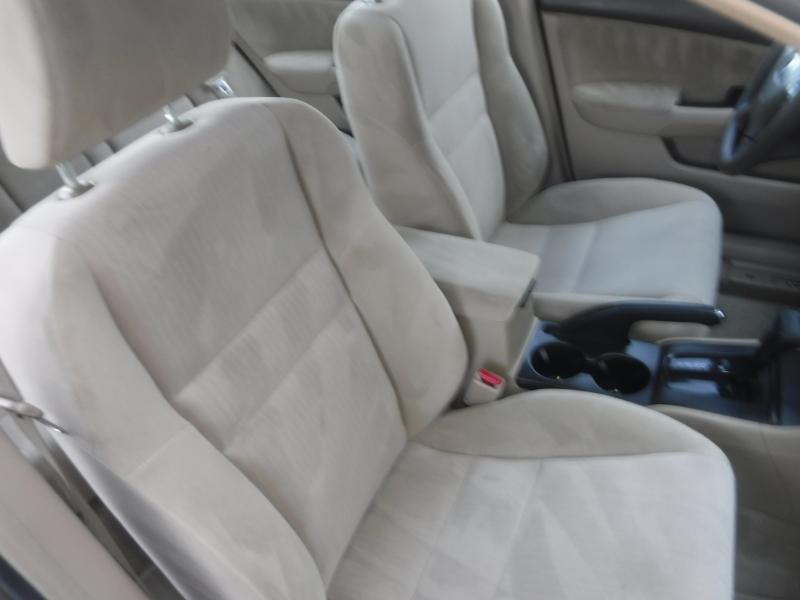 Honda Accord LX sedan AT 2003