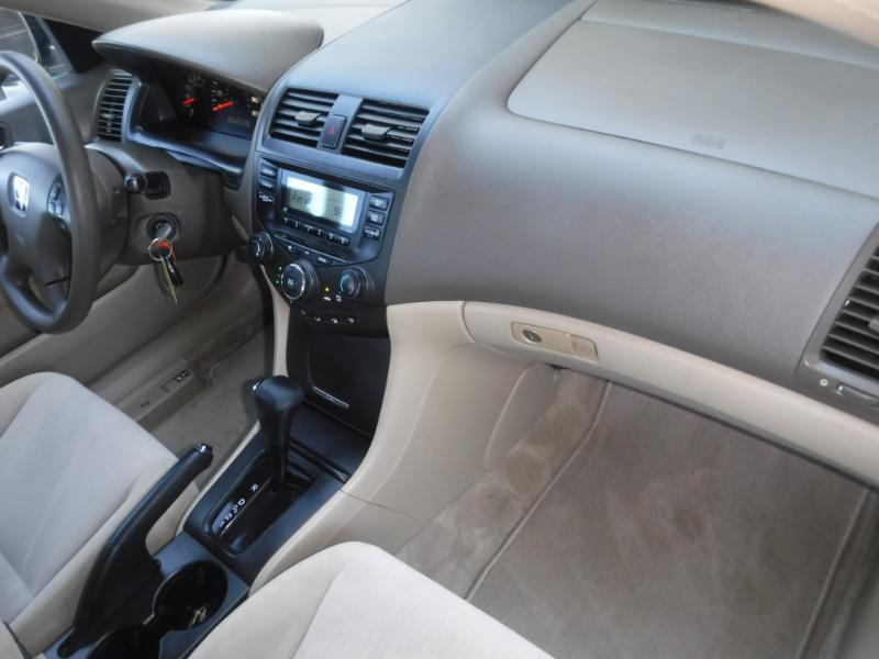 Honda Accord LX sedan AT 2003