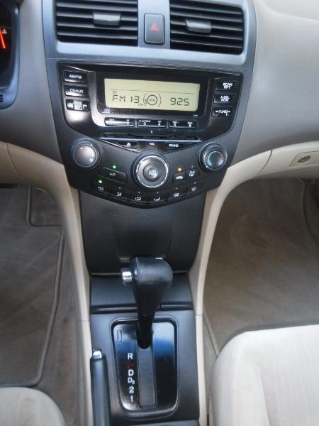 Honda Accord LX sedan AT 2003