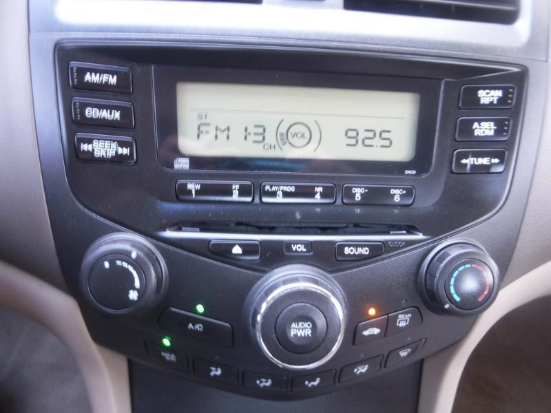 Honda Accord LX sedan AT 2003