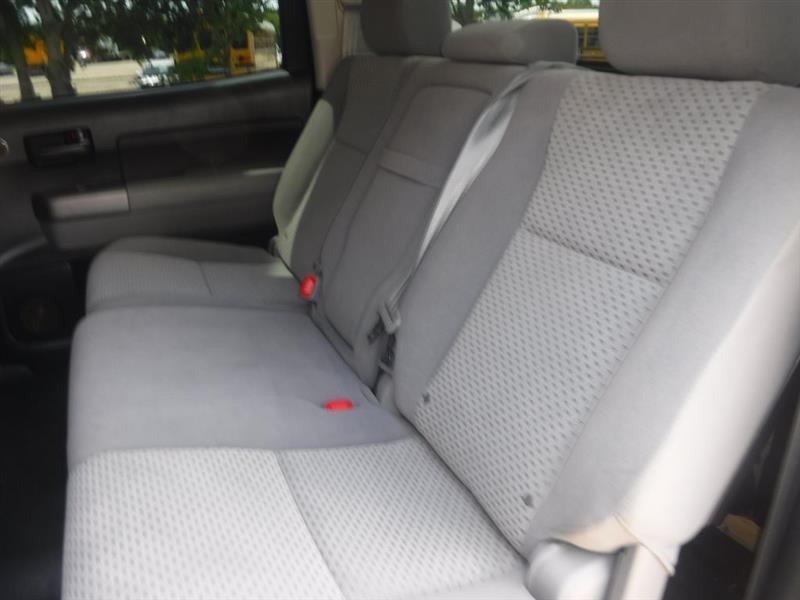 Toyota Tundra Tundra-Grade CrewMax 5.7L FFV 4WD 2012