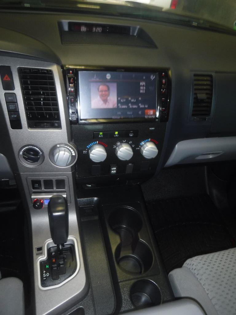 Toyota Tundra Tundra-Grade CrewMax 5.7L FFV 4WD 2012