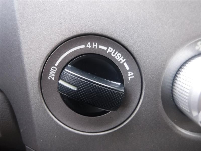Toyota Tundra Tundra-Grade CrewMax 5.7L FFV 4WD 2012