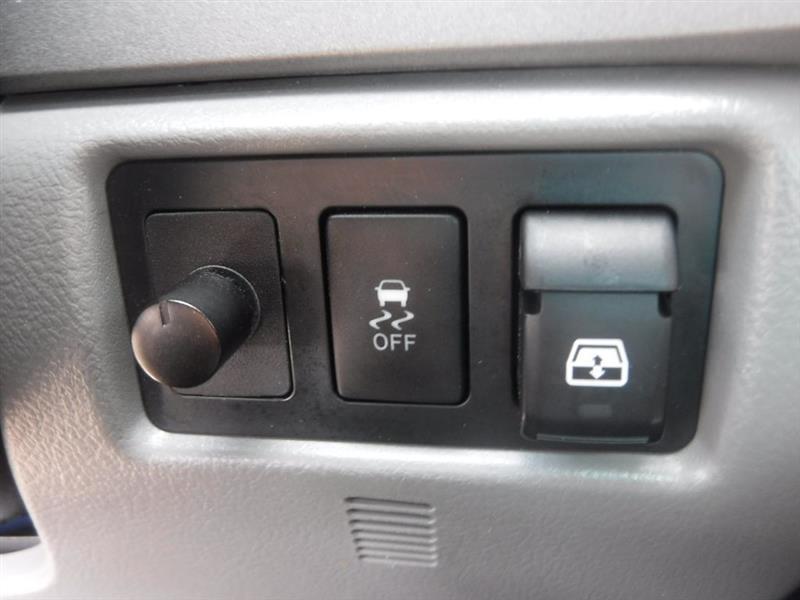 Toyota Tundra Tundra-Grade CrewMax 5.7L FFV 4WD 2012