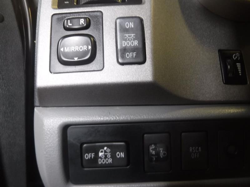 Toyota Tundra Tundra-Grade CrewMax 5.7L FFV 4WD 2012