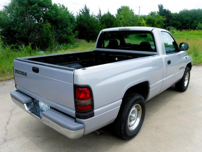 Dodge Ram 1500 ST Regular Cab 2WD 2001