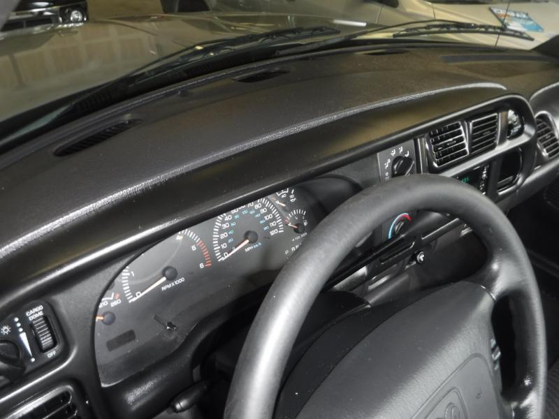 Dodge Ram 1500 ST Regular Cab 2WD 2001