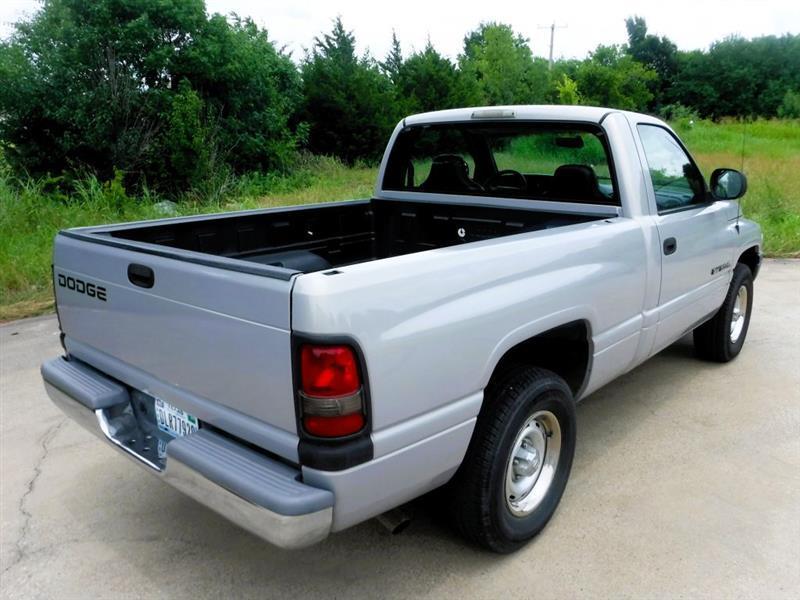 2001 Dodge Ram Pickup ST - Photo 6
